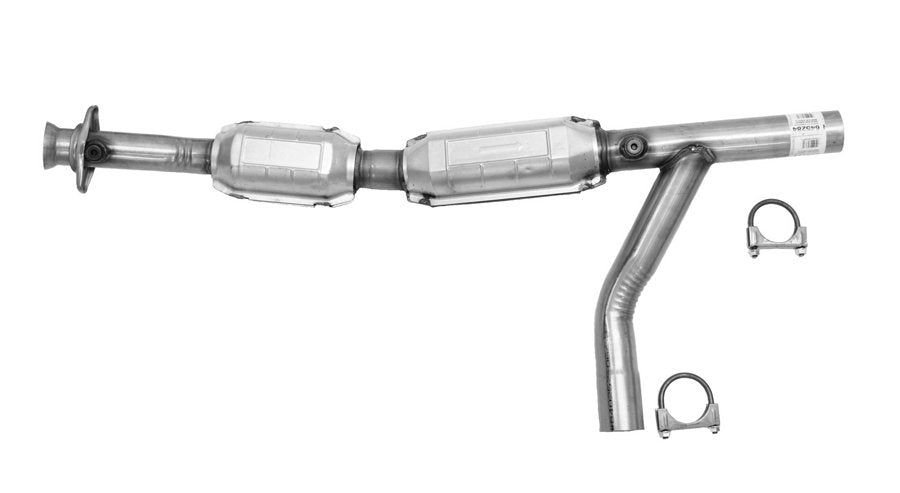 Right Catalytic Converter for Ford E-150 Club Wagon 4.6L V8 2005 2004 2003 - AP Exhaust 645284