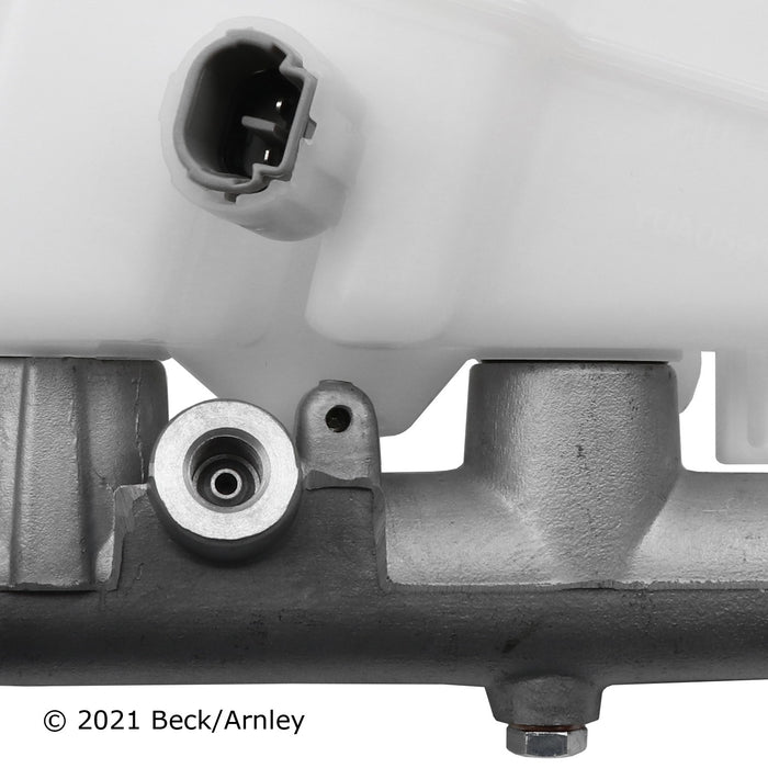 Brake Master Cylinder for Toyota Matrix Automatic Transmission 2008 2007 2006 2005 2004 2003 P-177249