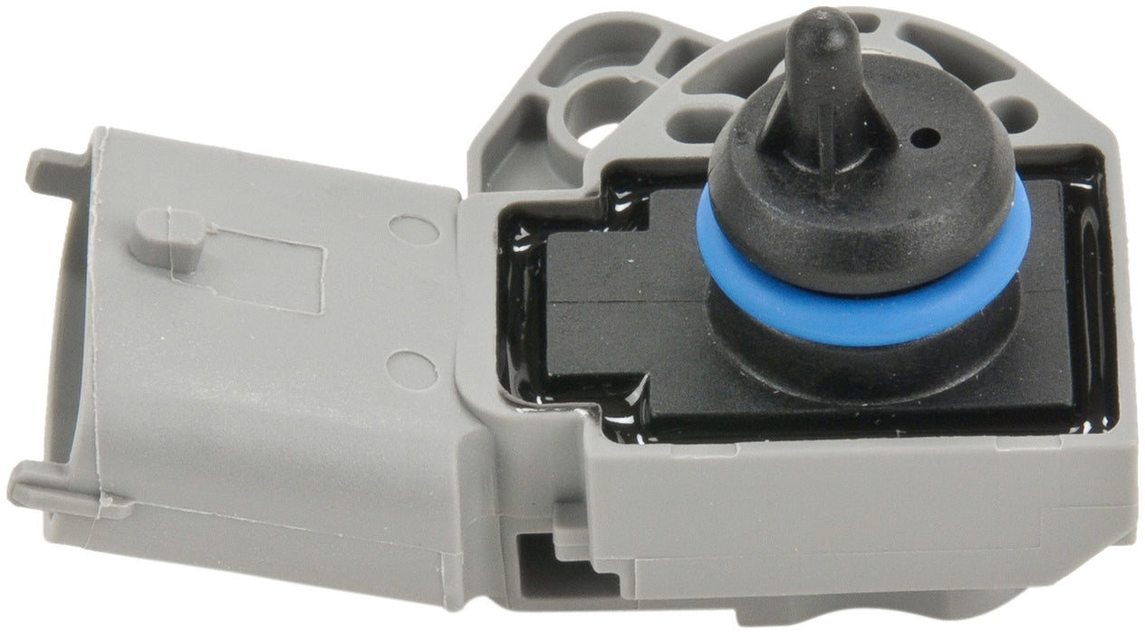 Fuel Pressure Sensor for Volvo S80 2010 2009 2008 2007 2006 2005 2004 P-2348538