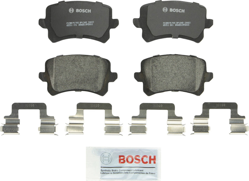 Rear Disc Brake Pad Set for Volkswagen Passat 3.6L V6 2010 2009 2008 2007 2006 P-2335934