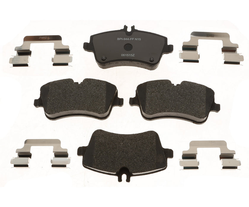 Front Disc Brake Pad Set for Mercedes-Benz C320 2005 2004 2003 2002 2001 P-2114333