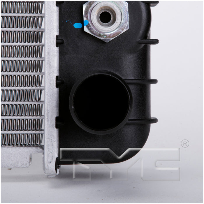 Radiator for Chevrolet K1500 5.0L V8 GAS 1999 1998 1997 1996 P-3301080