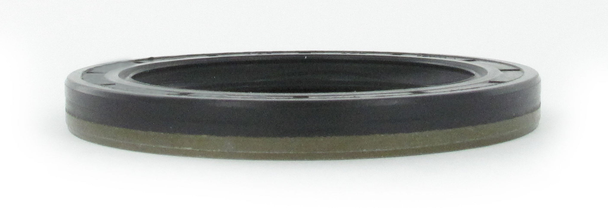 Front Wheel Seal for Freightliner Sprinter 2500 2006 2005 2004 2003 2002 P-1322781