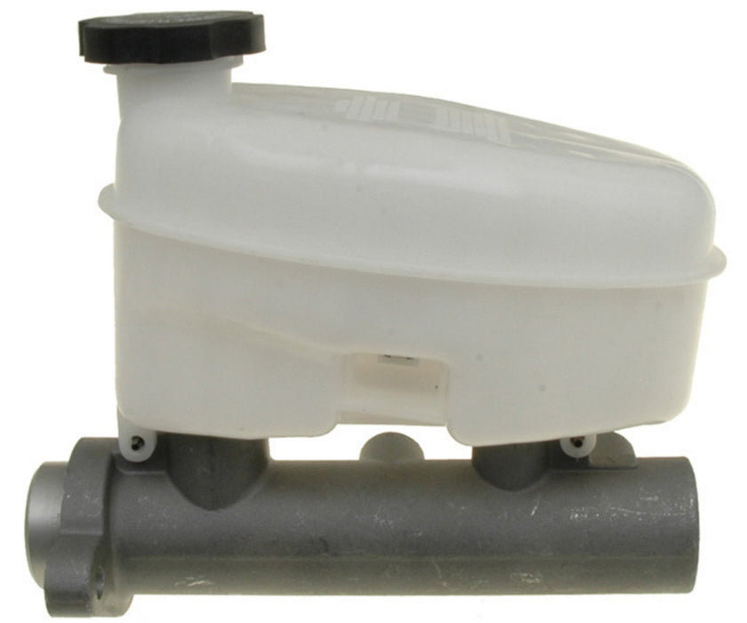 Brake Master Cylinder for Cadillac Escalade 2005 2004 2003 P-2107611