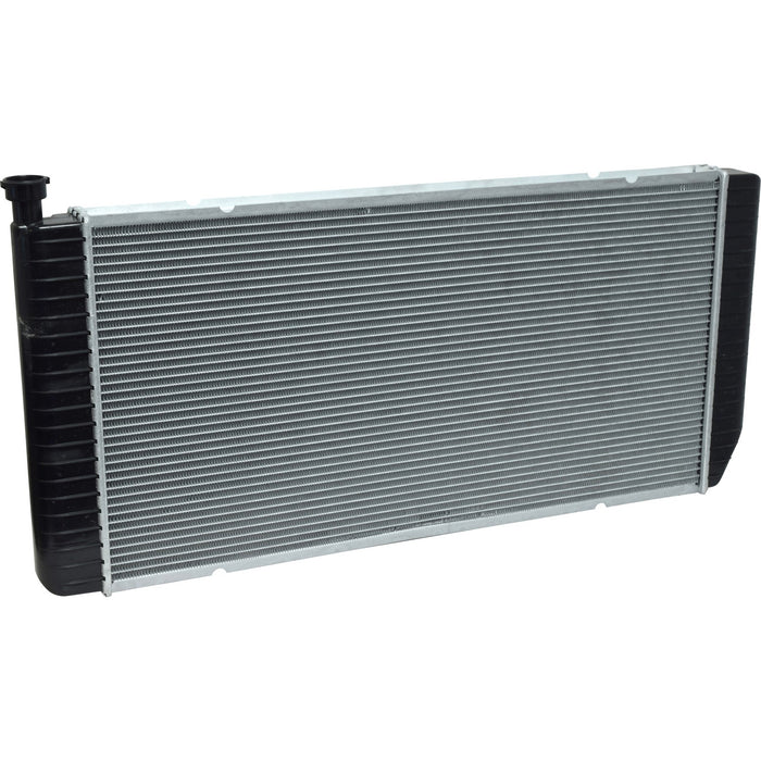 Radiator for GMC C1500 5.7L V8 GAS 26 VIN 1995 1994 - Universal Air RA1520C